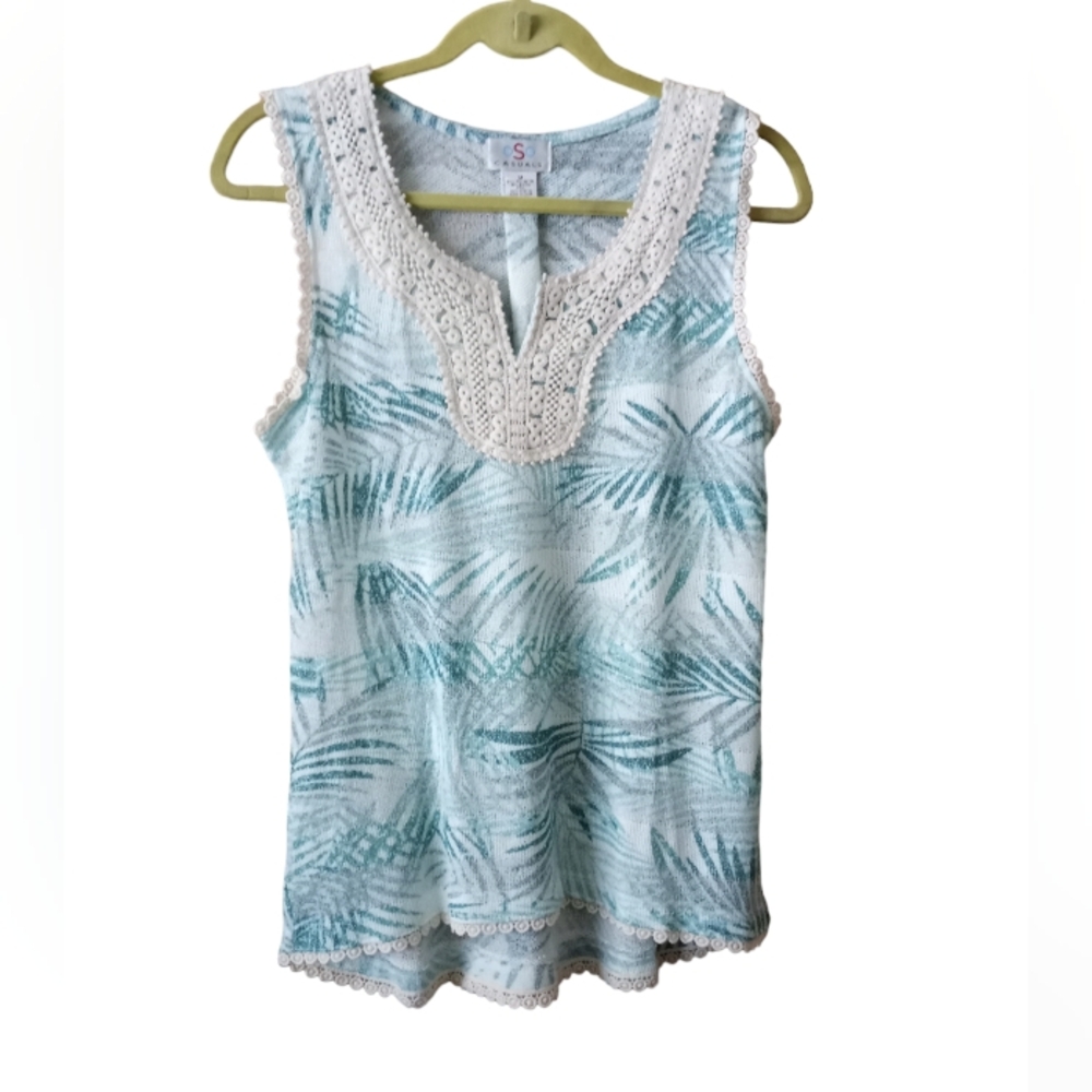 OSO Casuals Multi Color Crochet Coastal Palm Leaf Print Sleeveless Top Medium
